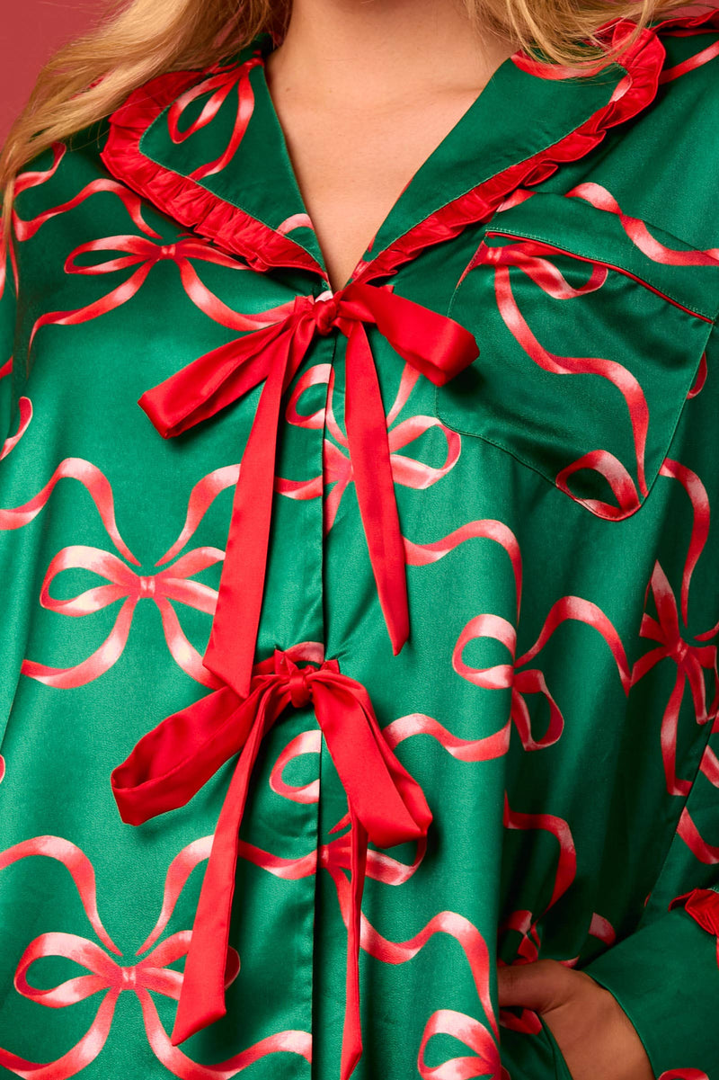 GREEN AND RED BOW PRINTS TIE FRONT RUFFLE DETAILED CHRISTMAS PJS (PAJAMA SET)-Peach Love California