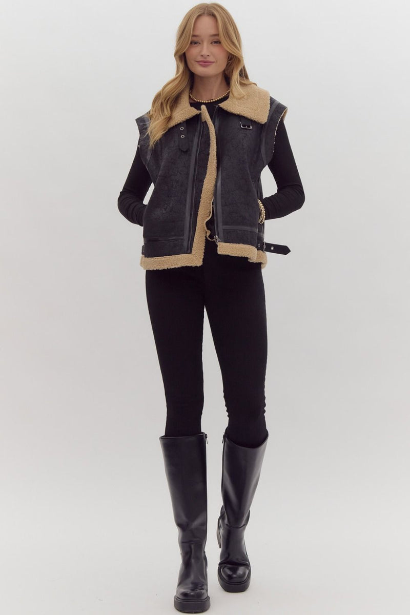 BLACK FAUX LEATHER AND SHERPA COLLARED ZIP VEST-Entro