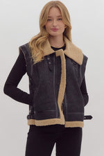 BLACK FAUX LEATHER AND SHERPA COLLARED ZIP VEST-Entro